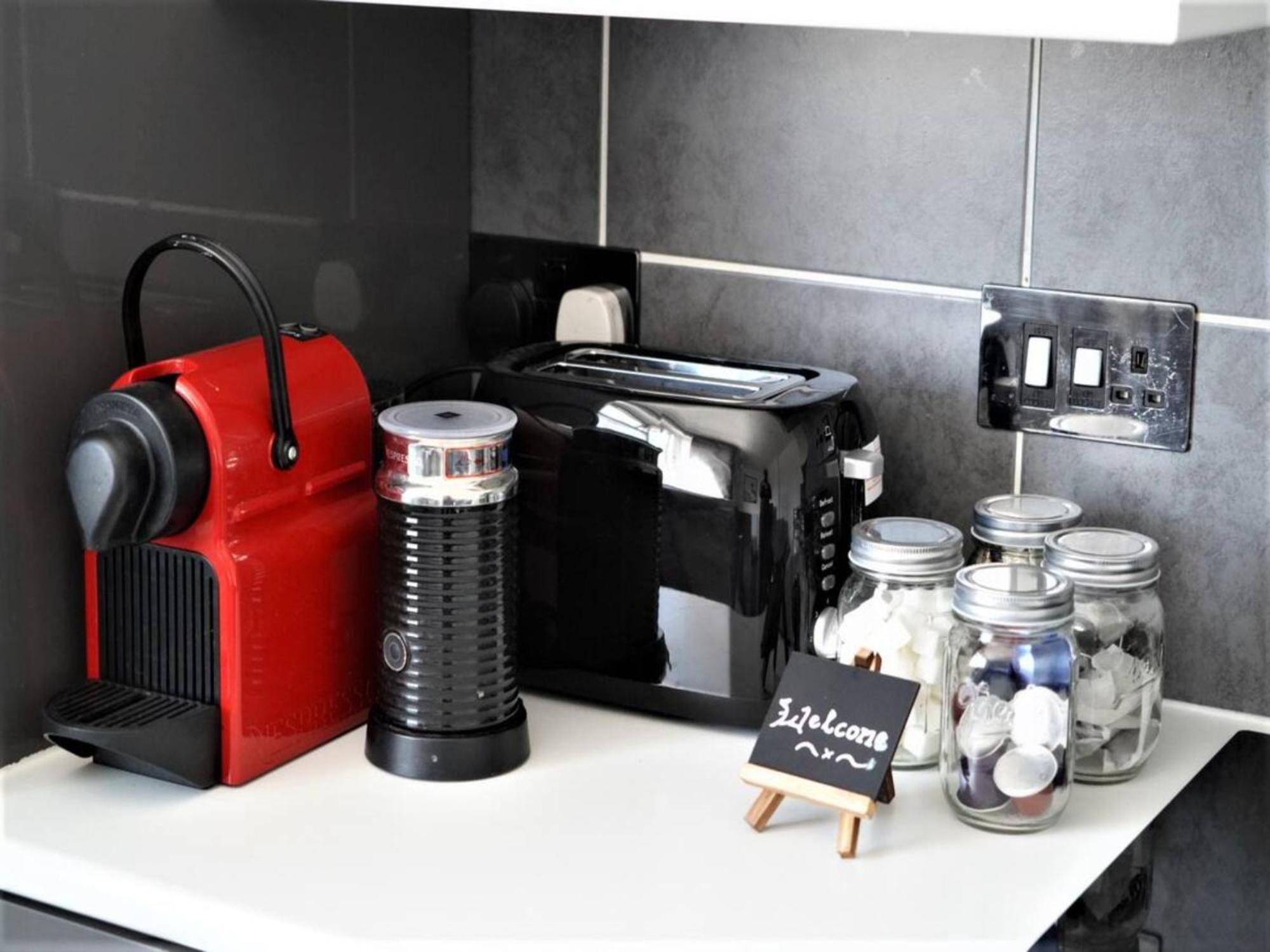 Newly Renovated Ideally Situated 2 Bedroom Flat Bournemouth Buitenkant foto