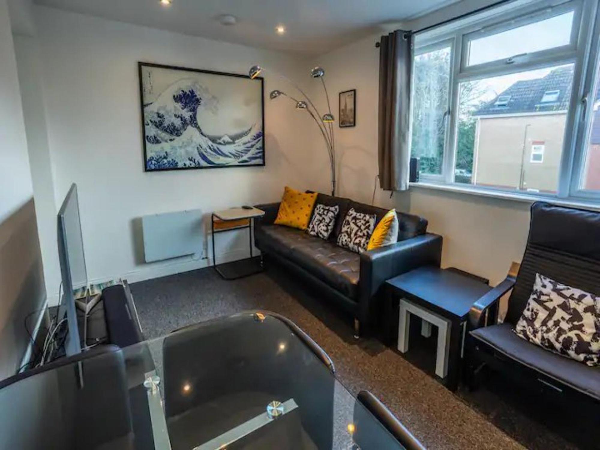 Newly Renovated Ideally Situated 2 Bedroom Flat Bournemouth Buitenkant foto